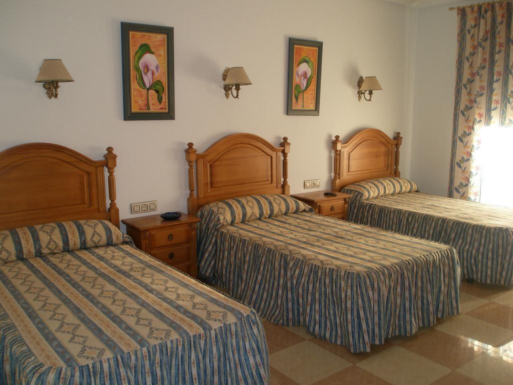 Hostal Los Rosales Alcaraz Δωμάτιο φωτογραφία